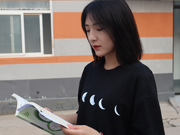 <b>ѧ���ճ�</b>